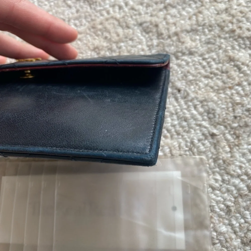 Vintage CHANEL Black Quilted Wallet with Gold Logo - Picture 15 of 16